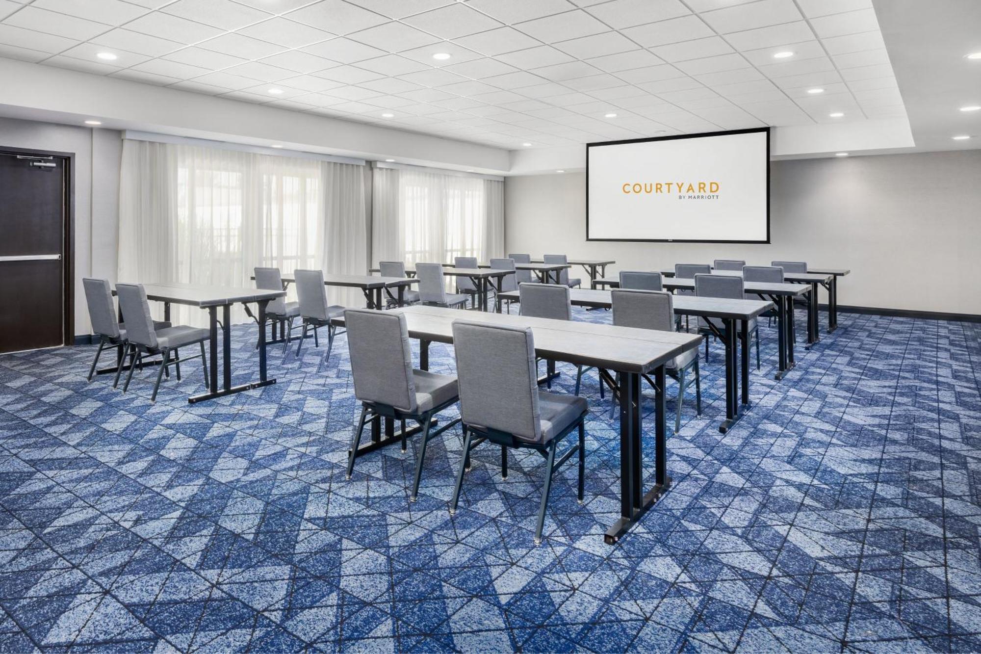 Courtyard By Marriott Auburn Hotell Exteriör bild