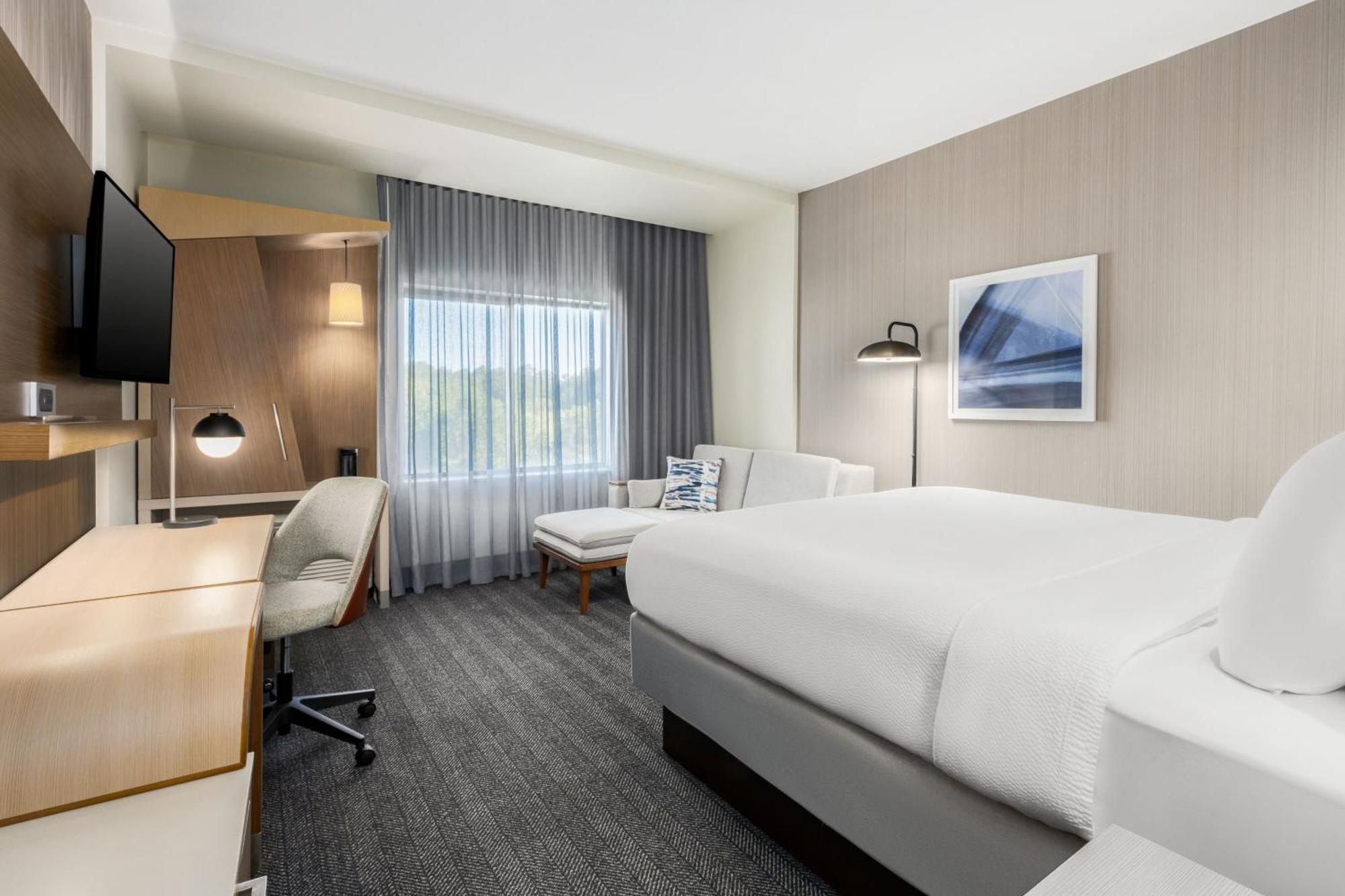 Courtyard By Marriott Auburn Hotell Exteriör bild