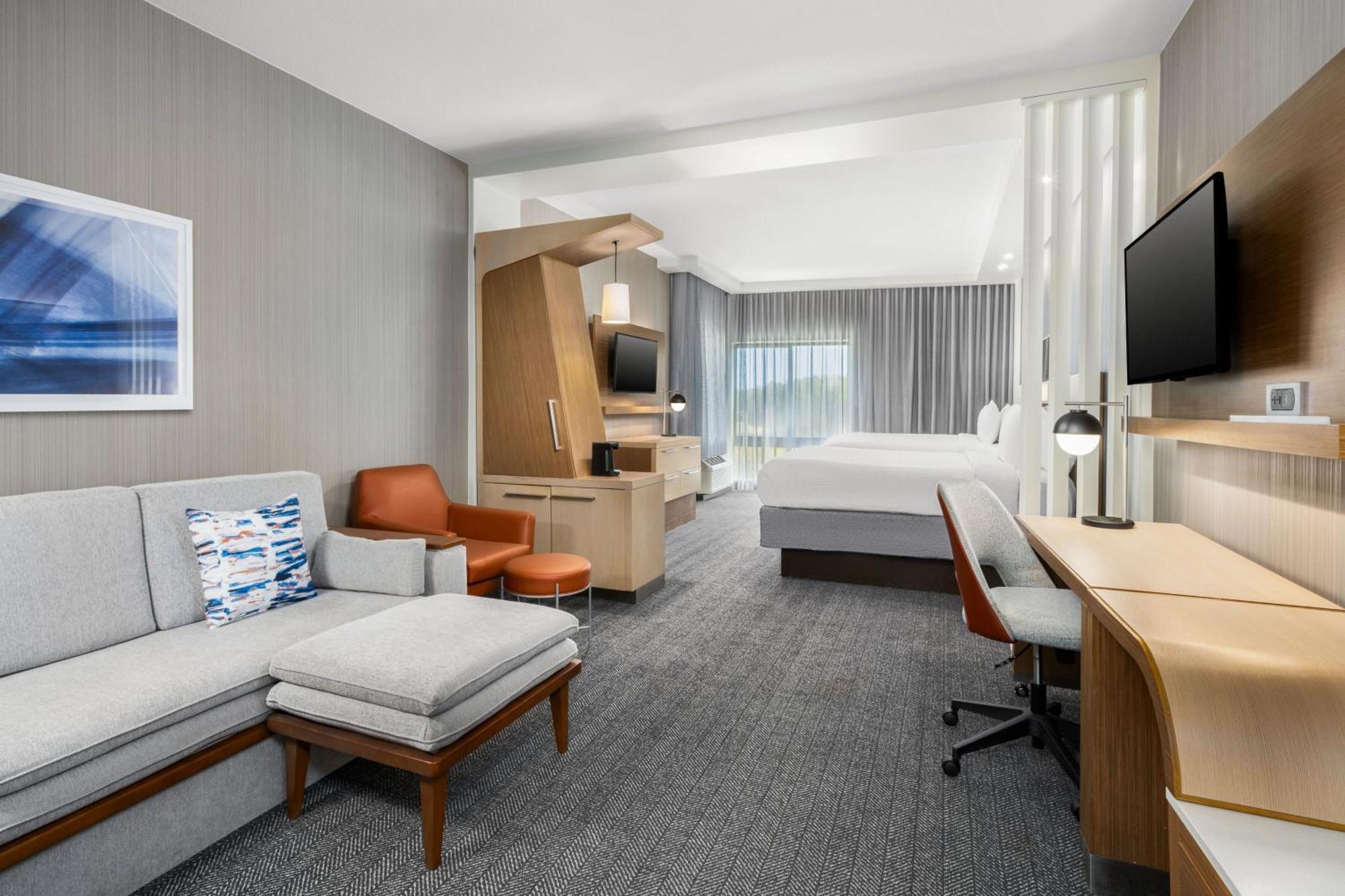 Courtyard By Marriott Auburn Hotell Exteriör bild