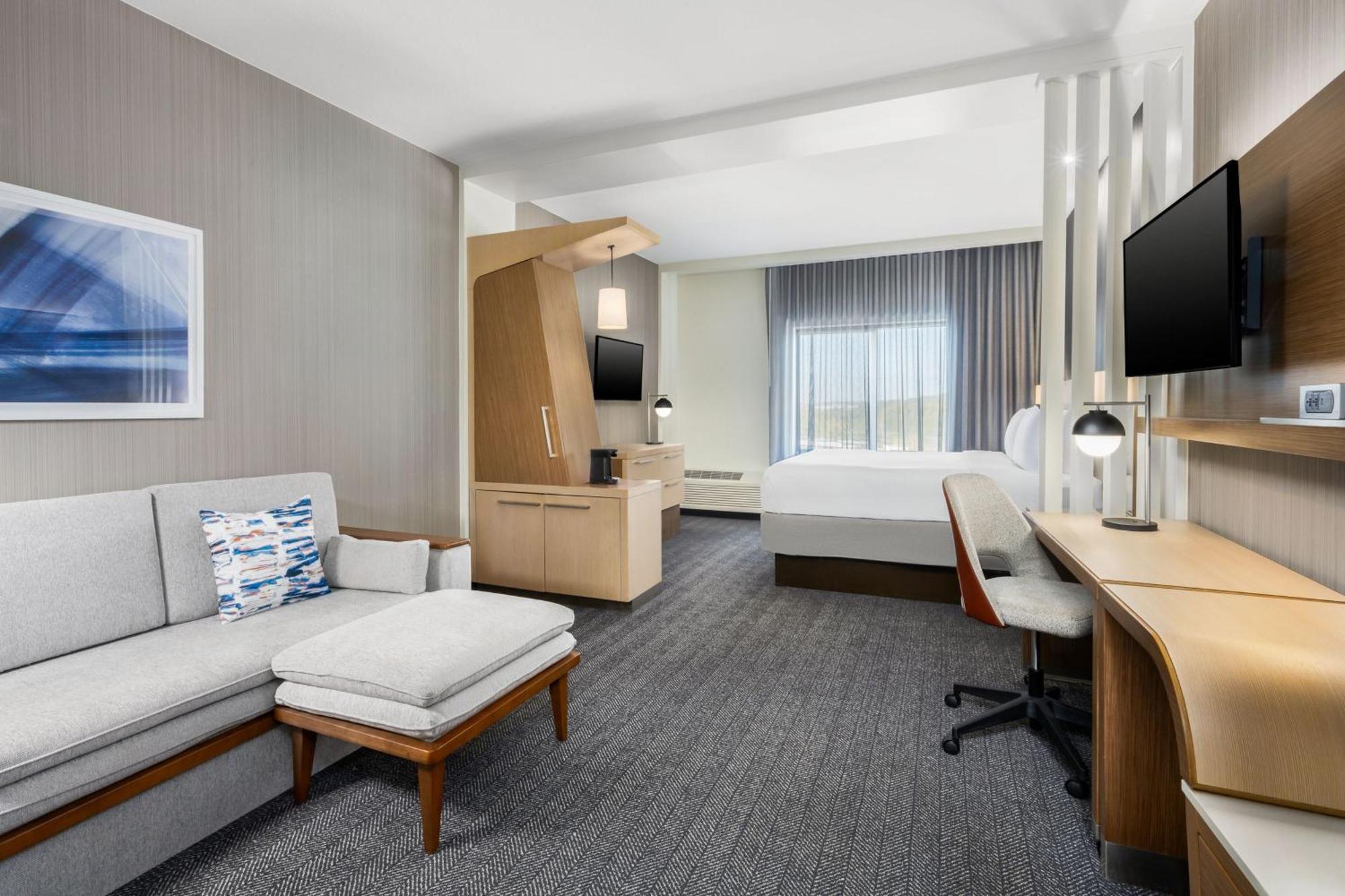 Courtyard By Marriott Auburn Hotell Exteriör bild